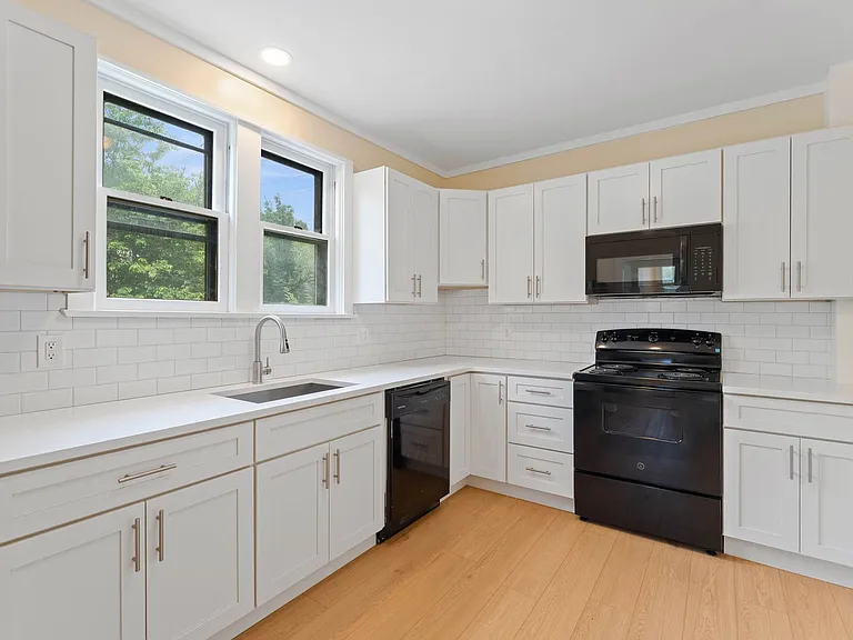 519 Kings Hwy — Photo 15