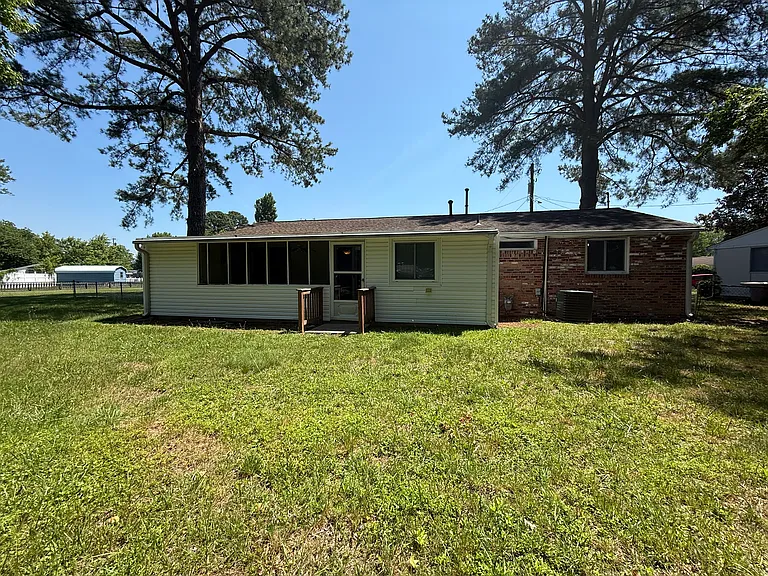 2001 Neville Cir — Photo 11