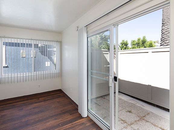 4th image of 5024 Mission Blvd