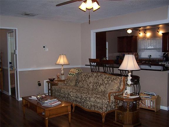 4th image of 7226 Knottypine Ave
