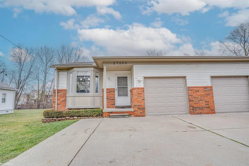 27005 Campau Ln photo 1