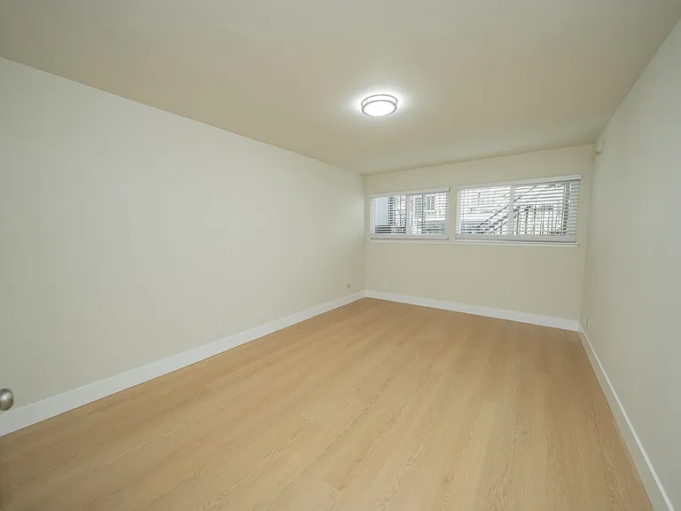 650 Vernon Street — Photo 7