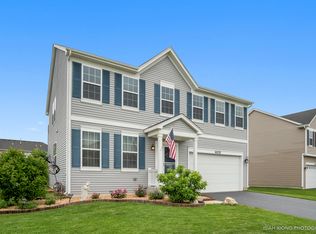 4032 Hunt Club Dr, Oswego, IL 60543