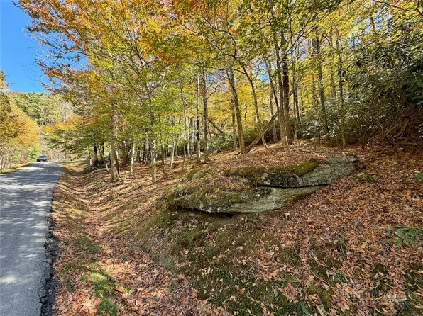 125 Stone Ledge Lane, Blowing Rock, NC 28605