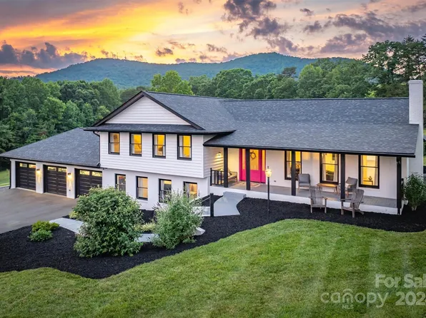 6090 Tuckborough, Hickory, NC 28602