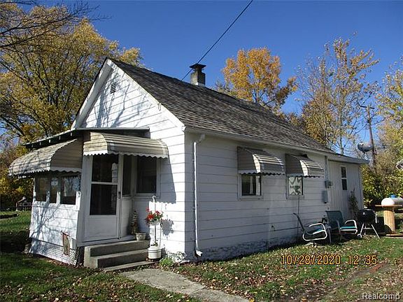 2nd image of 3262 Little St