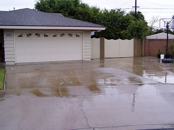 2nd image of 1631 E Oak Pl
