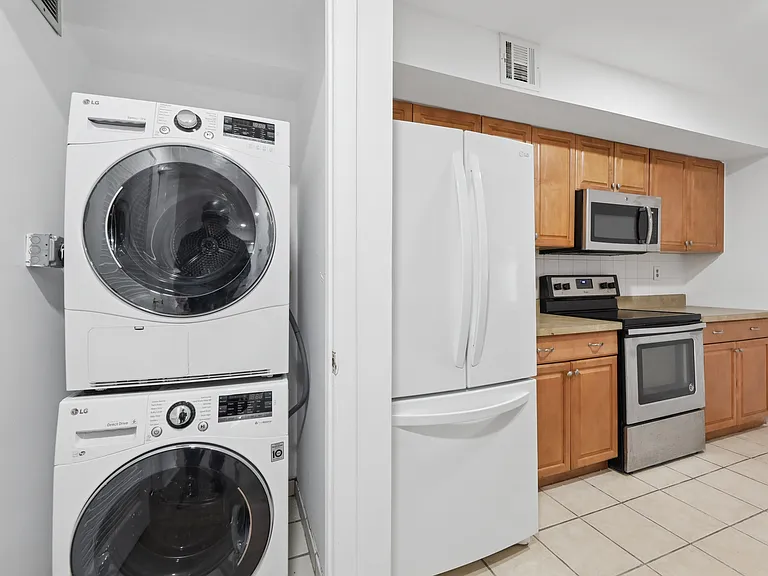 850 Main St #102/1B — Photo 4