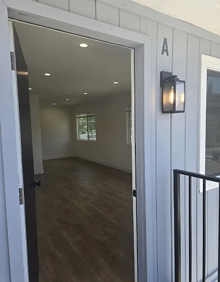 1011 E Chevy Chase Dr #A — Photo 1