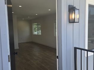 1011 E Chevy Chase Dr #A, Glendale, CA 91205