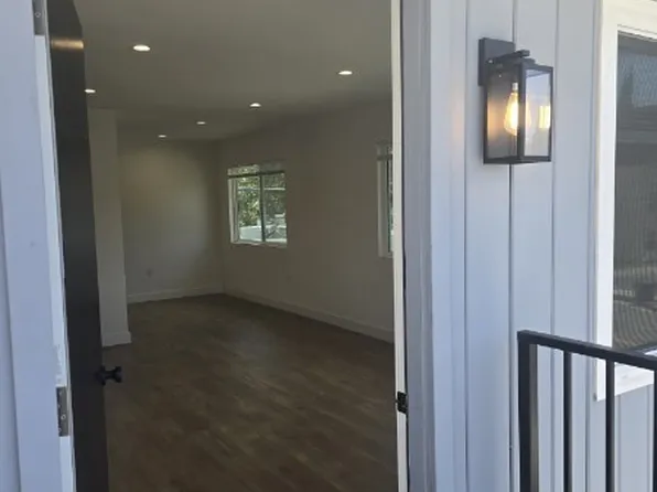 1011 E Chevy Chase Dr #A, Glendale, CA 91205