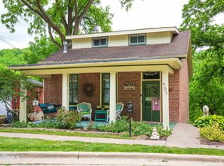 707 Dewey Ave, Galena, IL 61036