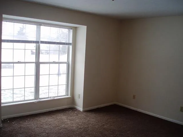340 Country Club Rd #112 — Photo 7