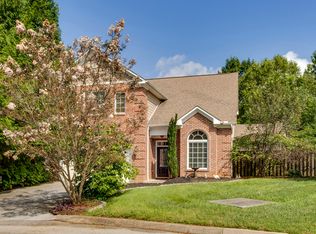 8511 King Arthur Ln, Knoxville, TN 37923