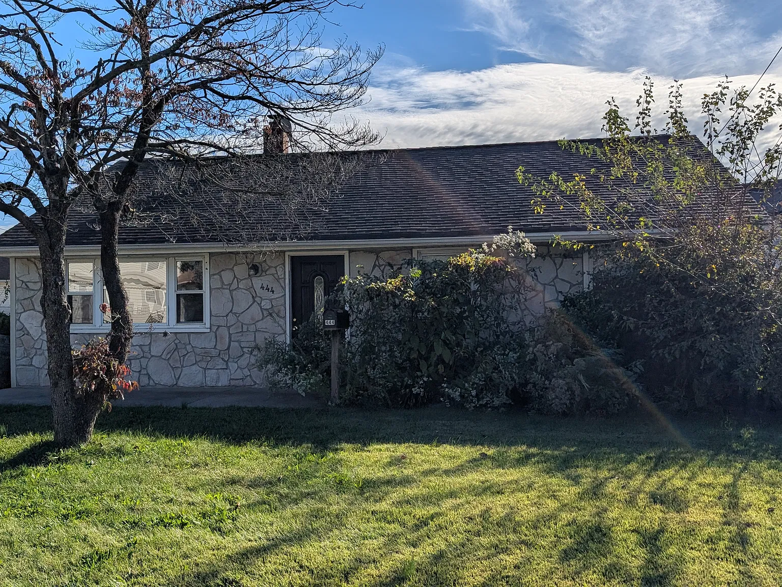 3 bed, $2,350 — Photo 1