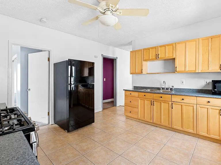 21 Cabot St #2 — Photo 6
