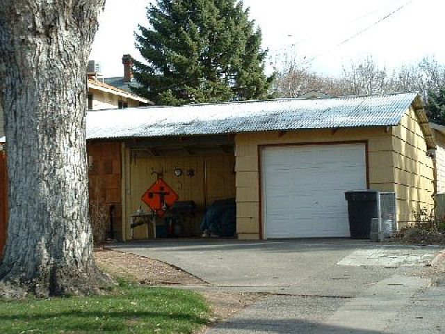 2nd image of 904 E Alder St