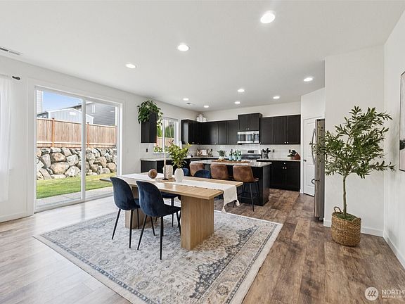 4th image of 3117 73rd Avenue NE