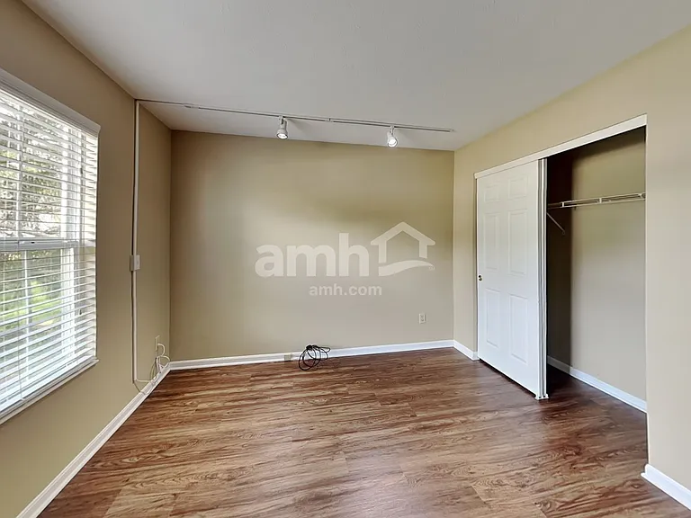 545 Foxglove Ct — Photo 16