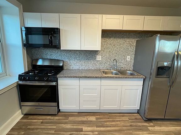 Kitchen stove and fridge