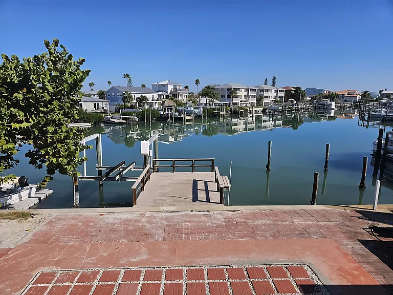 13733 Gulf Blvd #5 — Photo 18