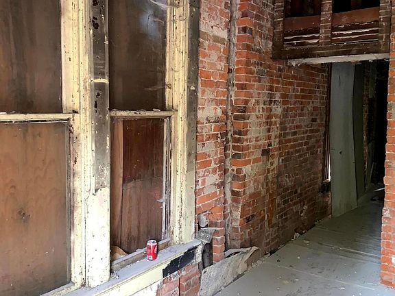 4th image of 686 S Ohio Ave