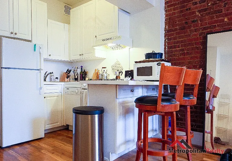450 7th Ave #3 — Photo 1
