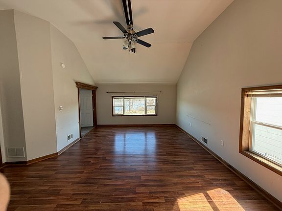 4th image of 222 Us Highway 4 APT B