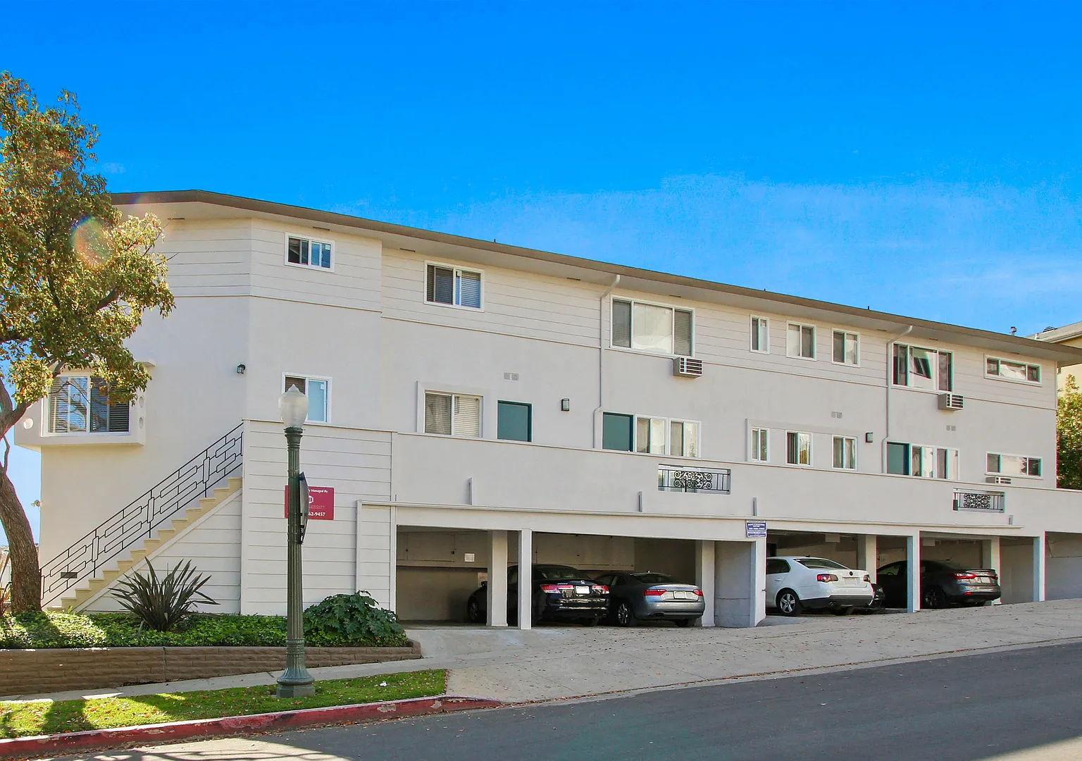 Levering Apartments — Photo 2
