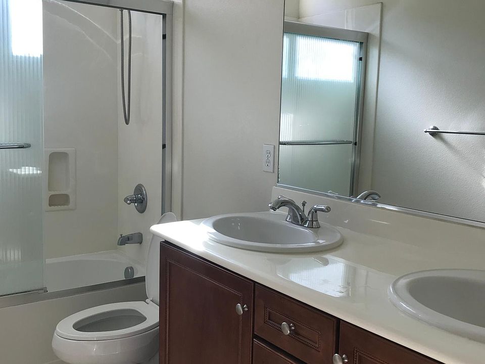 2nd image of 233 Rayos Del Sol Dr