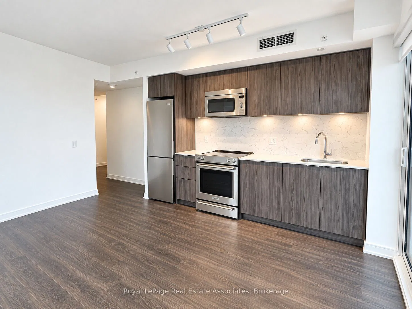 2 bed, $2,230 — Photo 4