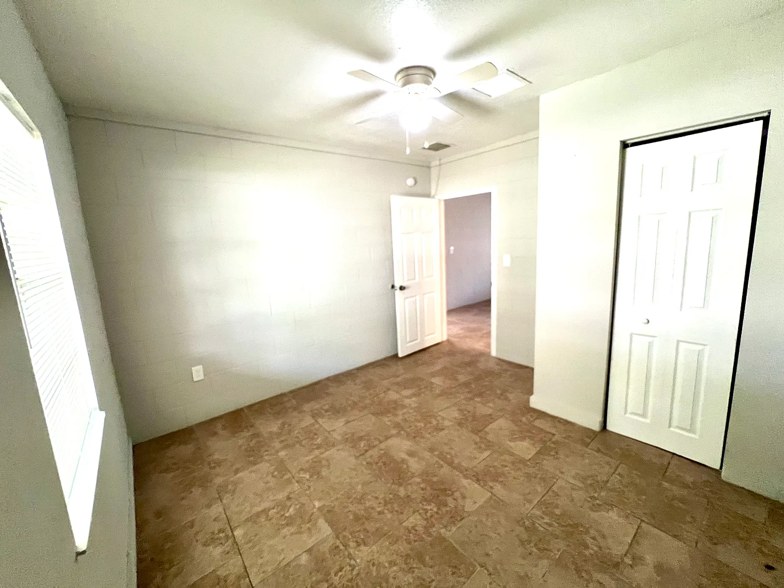 2 bed, $1,300 — Photo 4