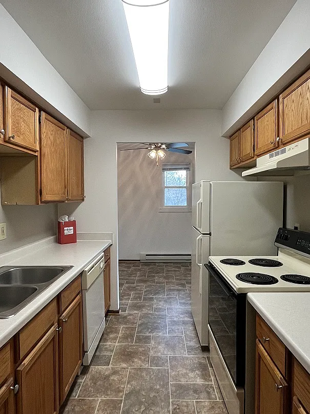 Village Garden Apartments — Photo 2