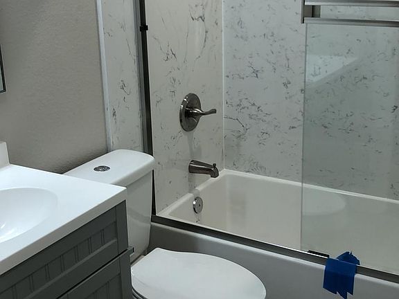 4th image of 3877-3883 Broadway