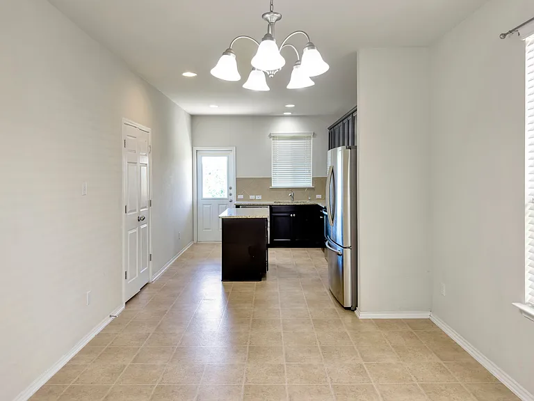3306 Claymore St — Photo 6