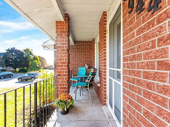 2nd image of 944 Warburton Cres