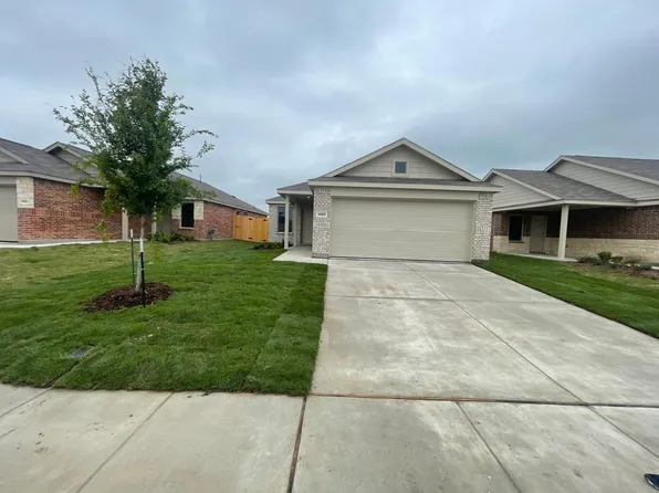 1450 Dovekie Dr, Forney, TX 75126