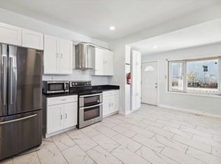 76 19th St #A, Lowell, MA 01850