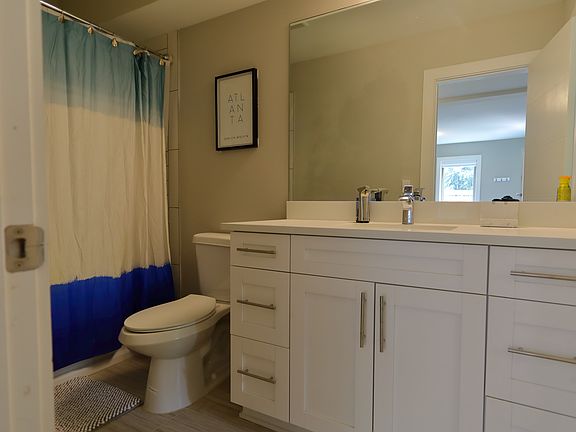 2nd image of 406 E Side Ave SE #2