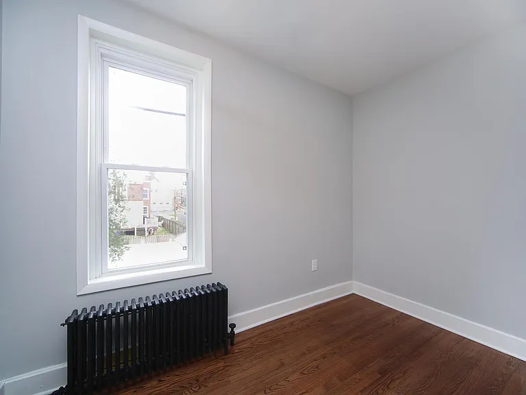 251 N 2nd St — Photo 17