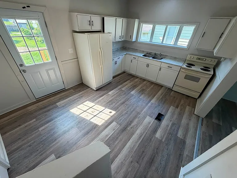 841 Moxahala Ave — Photo 3