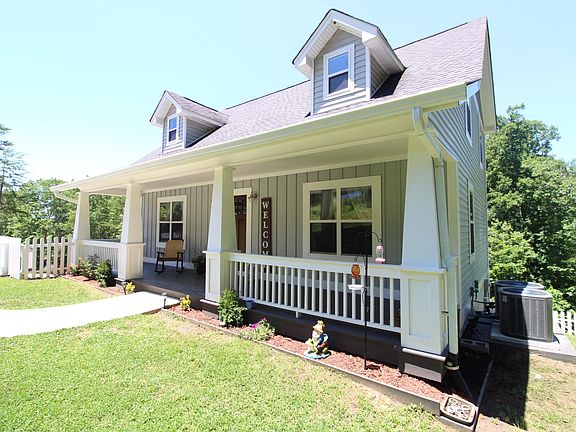 3rd image of 210 McClanahan Dr NW