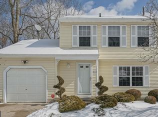 21 Duke Dr, Sicklerville, NJ 08081