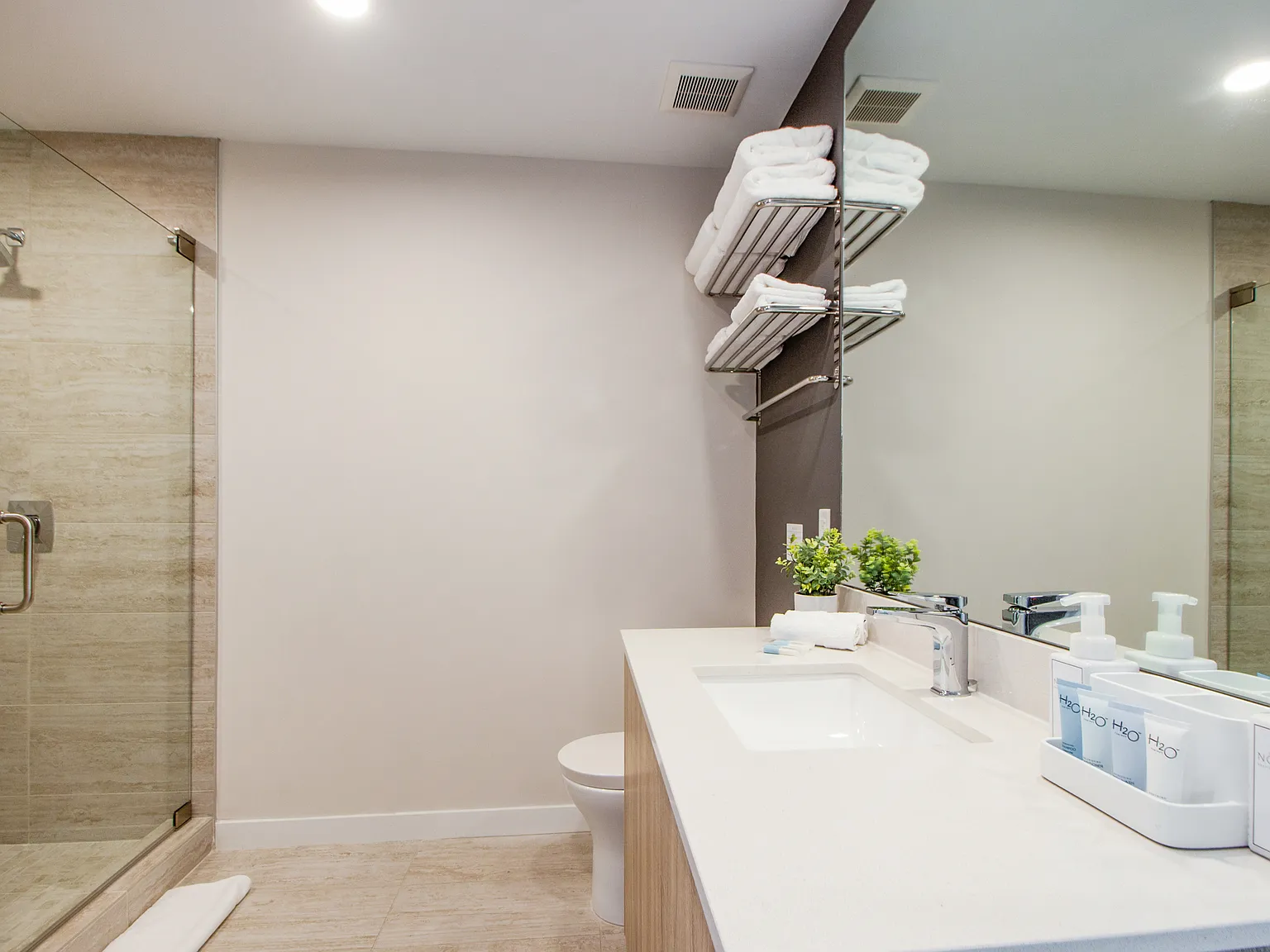 1 bed, 636 sqft, $2,800 — Photo 2
