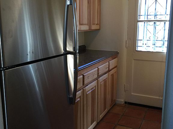 3rd image of 517 Montclaire Dr NE