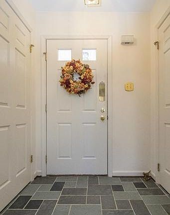3rd image of 906 Candlelight Ct