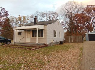 780 Palmer Dr, Pontiac, MI 48342