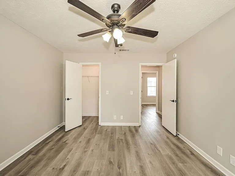 1225 Akins Ridge Dr — Photo 9