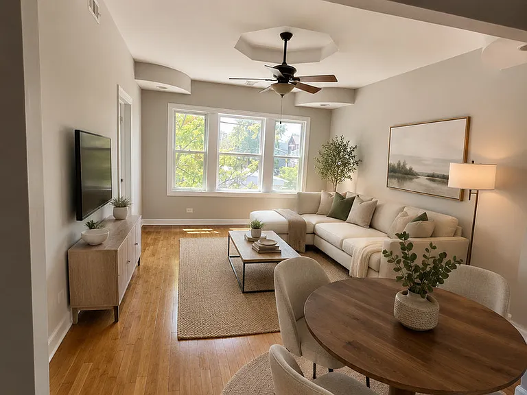 1922 W 47th St #2 — Photo 3