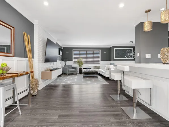 3672 Nimrod Street, Seaford, NY 11783